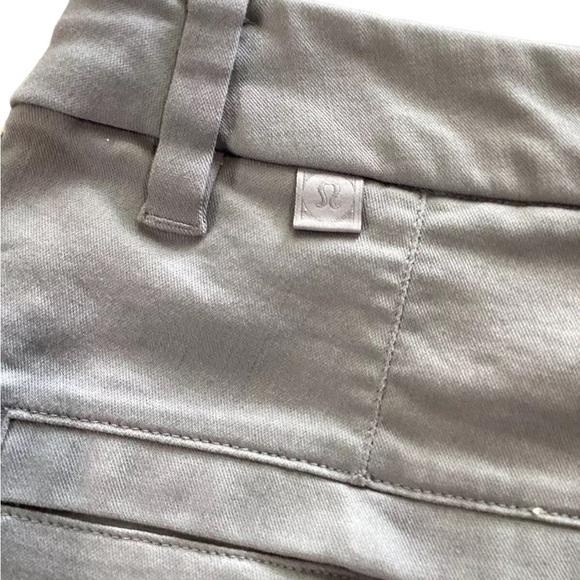 Lululemon Shorts Mens  Stretch Golf Casual Walking Size 34 Cotton Blend - Picture 12 of 15